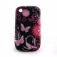 Coque silicone fleurs et papillons roses sur fond noir pour Blackberry 8520 curve+ film protection ecran offert