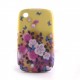 Coque silicone avec fleurs sur fond beige pour Blackberry 8520 curve+ film protection ecran offert