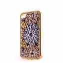 Coque effet tissu avec un pourtour or incruste de strass diamants pour Iphone 4 + film protection ecran