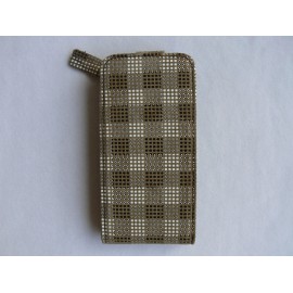 Pochette Iphone 4 en cuir motif carreaux  + film protection écran 