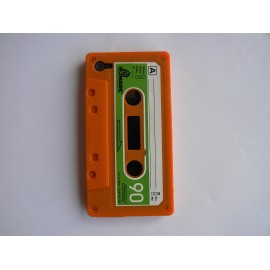 Coque silicone cassette pour Iphone 4 + film protection écran